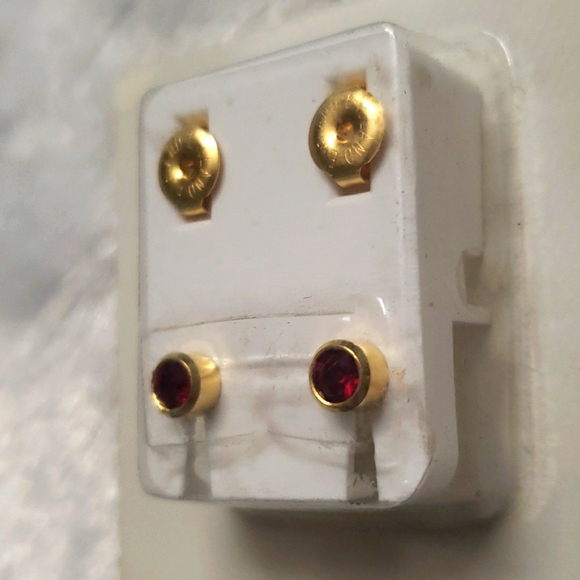 New Original Caflon Earrings with Colored Stone for Baby Girls Gold and Red. - Picture 3 of 6